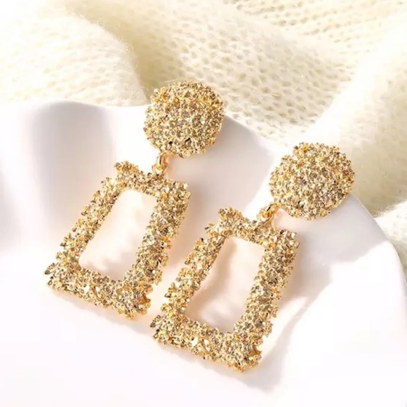 Jewelry - Earrings